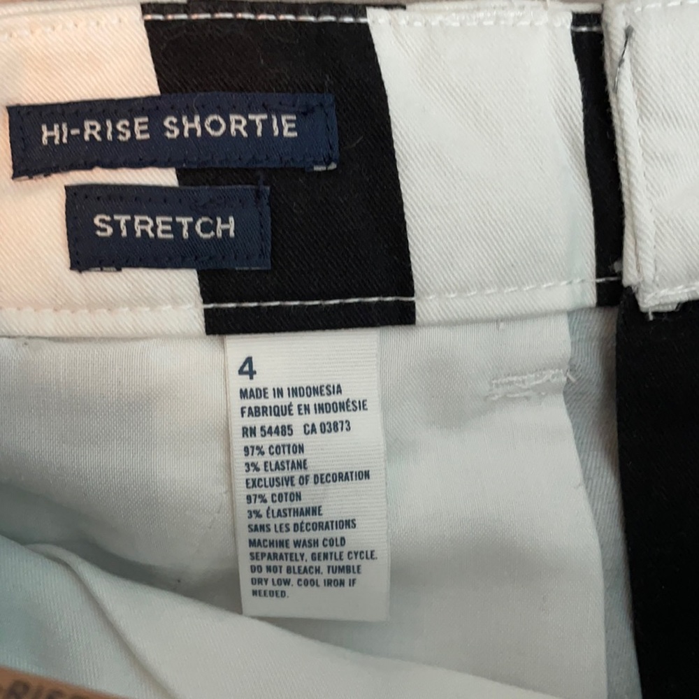 American Eagle stripped Shorts - Picture 4 of 4